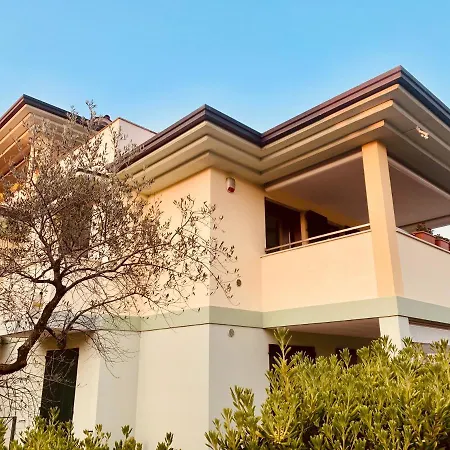 Orange Apt Sirmione