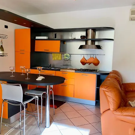 Orange Apt Sirmione Apartment Sirmione
